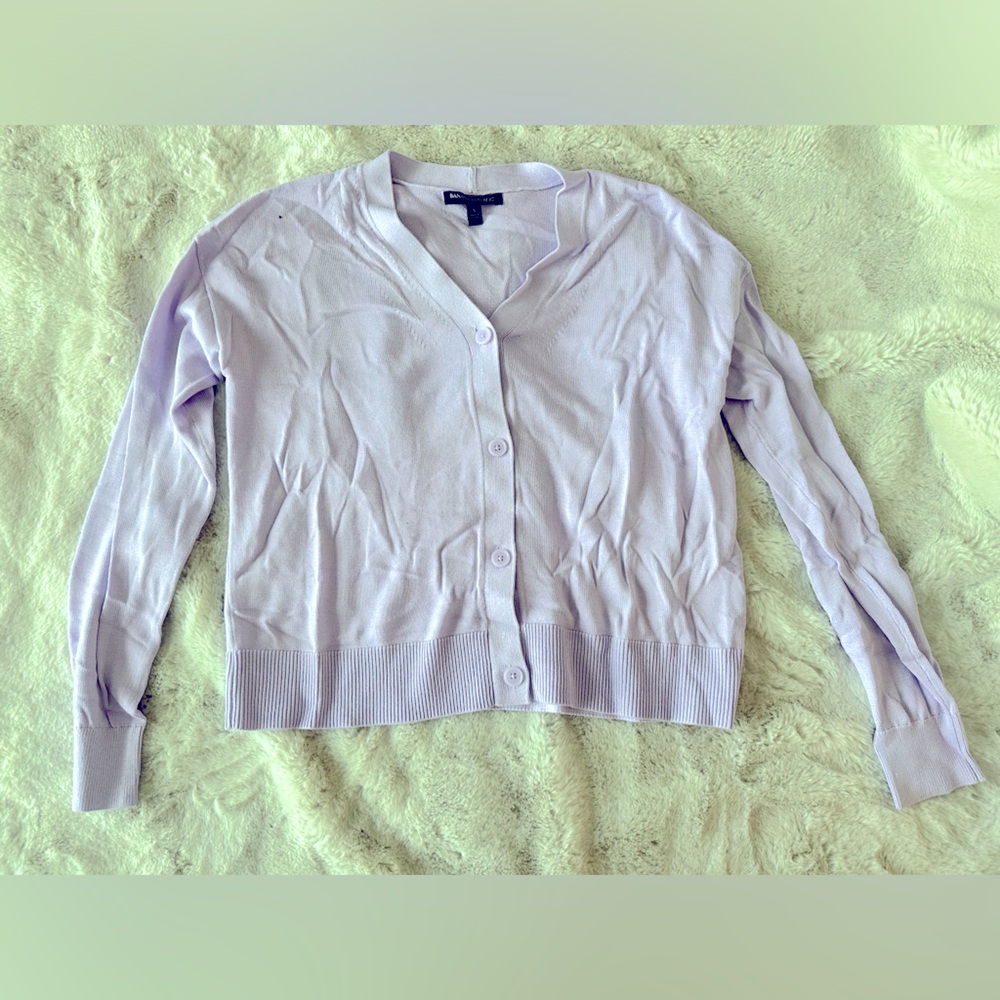 Lilac Banana Republic V neck sweater